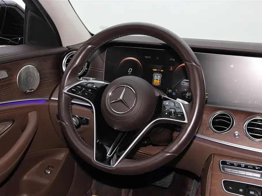 Mercedes-Benz E-Class 2022 — фото 14