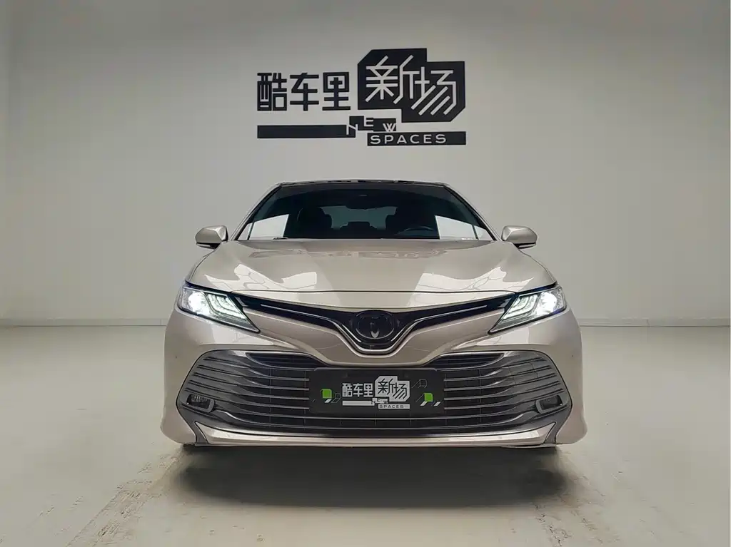 Toyota Camry 2020 — фото 2