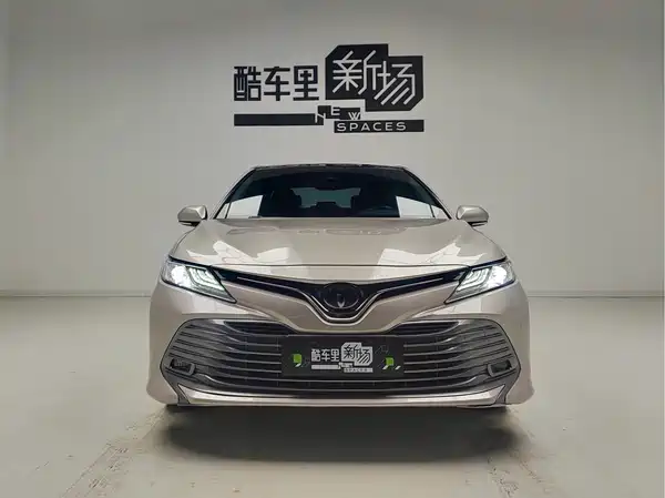 Toyota Camry 2019