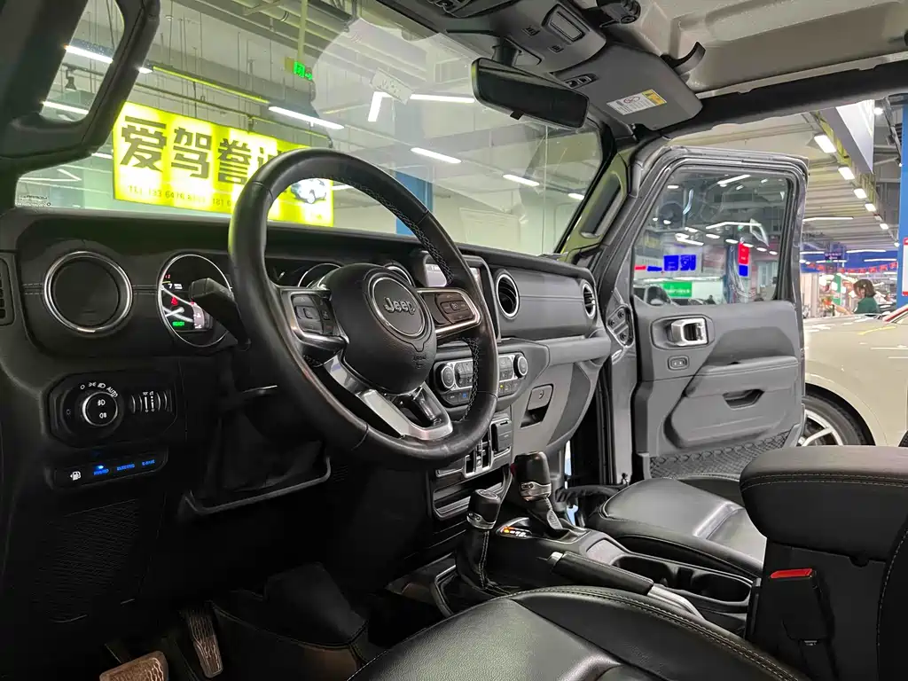 Jeep Wrangler PHEV 2021 — фото 8