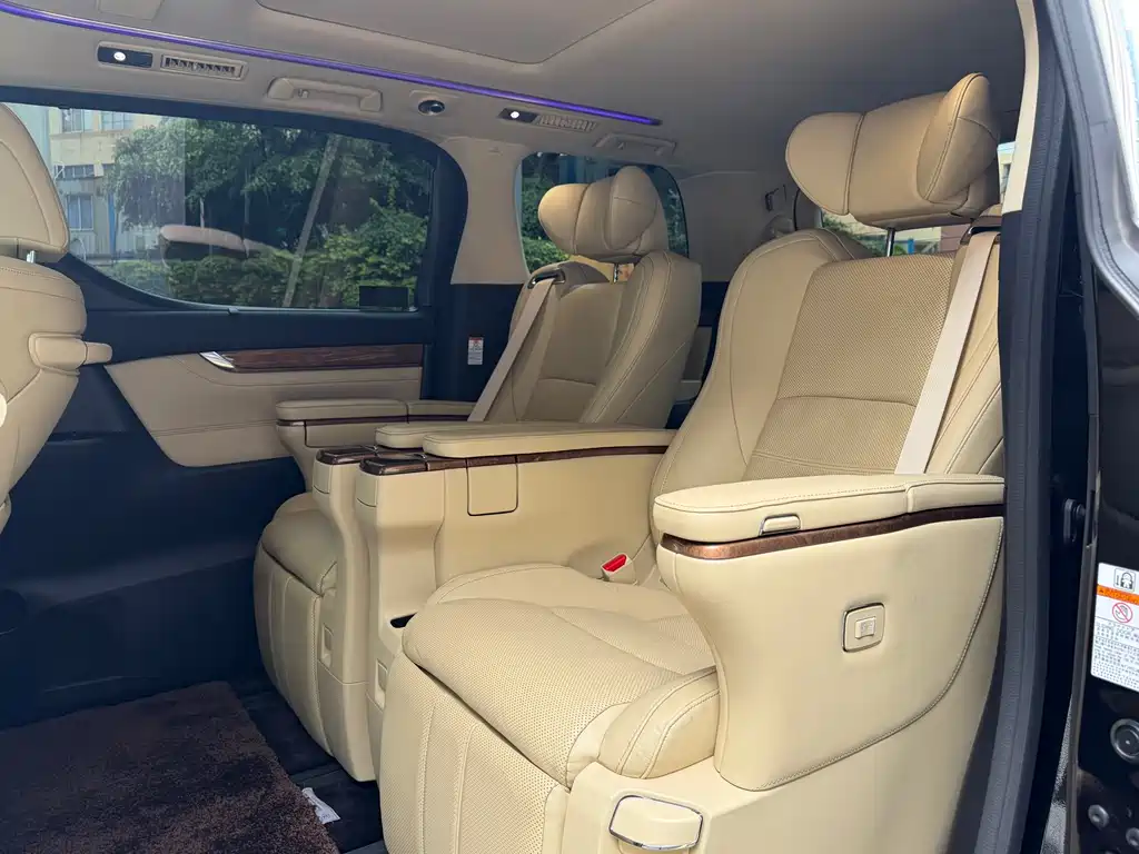 Toyota Alphard 2018 — фото 5