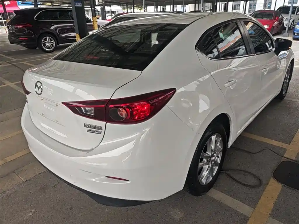 Mazda 3 Axela 2019 — фото 7
