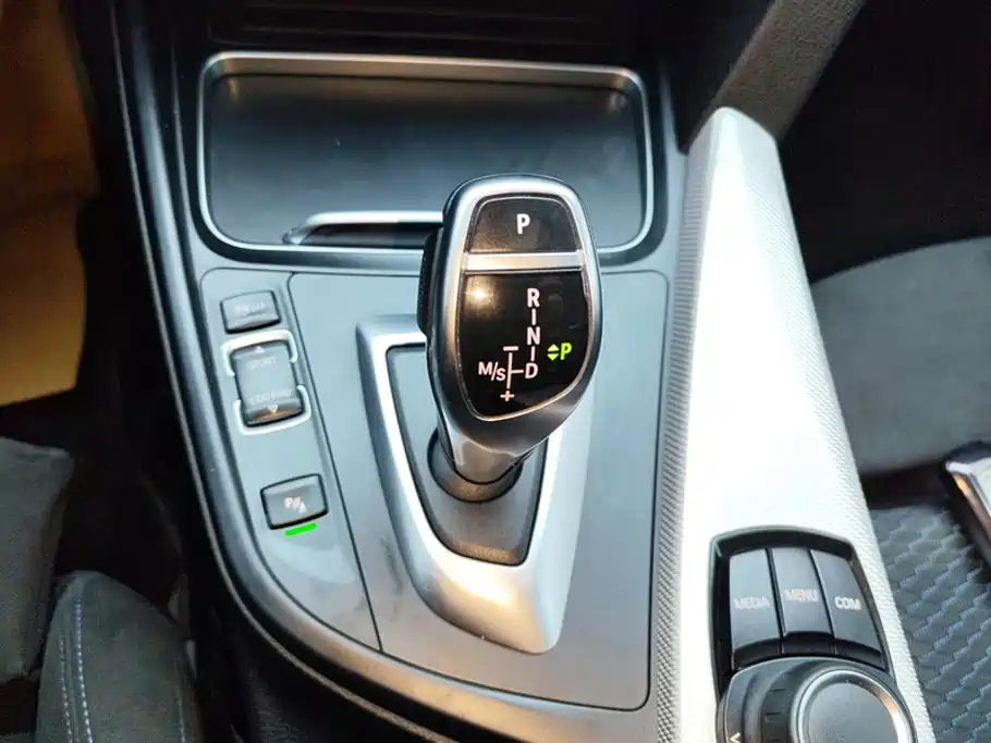 BMW 4 Series 2018 — фото 16