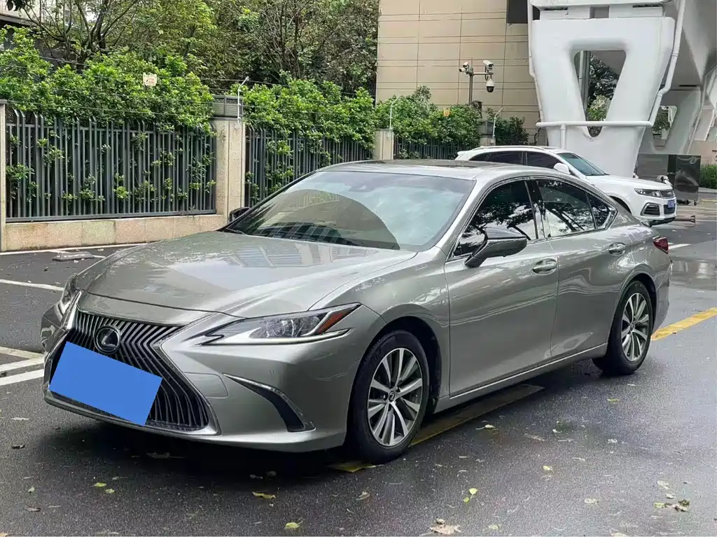 Lexus ES 2021 — фото 10