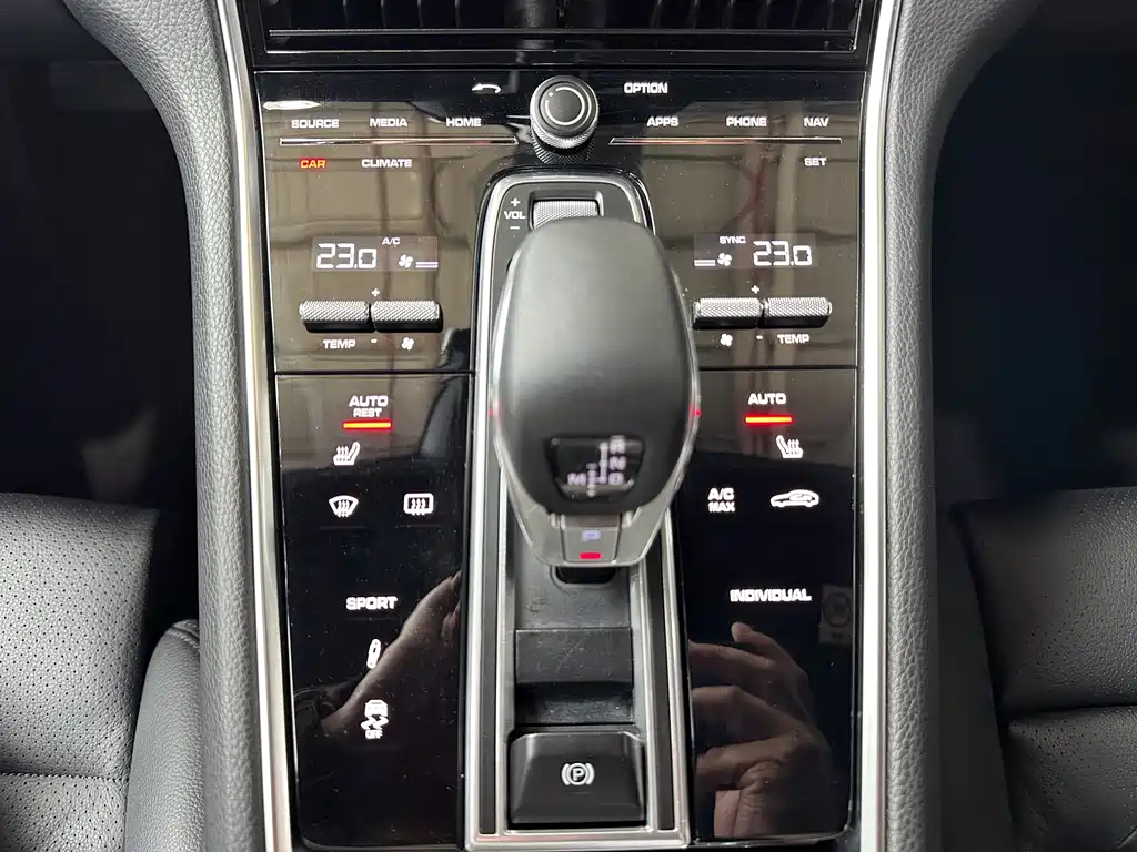 Porsche Panamera 2017 — фото 14