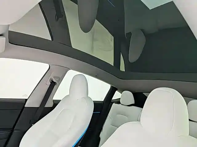 Tesla Model Y 2023 — фото 9