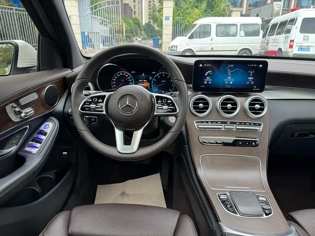 Mercedes-Benz GLC 2021 — фото 11