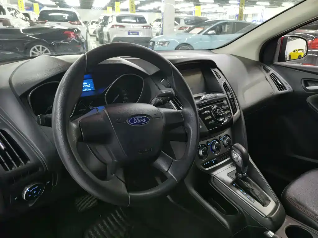 Ford Focus 2015 — фото 4