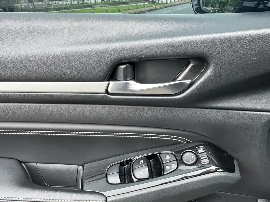 Nissan Teana 2022 — фото 10