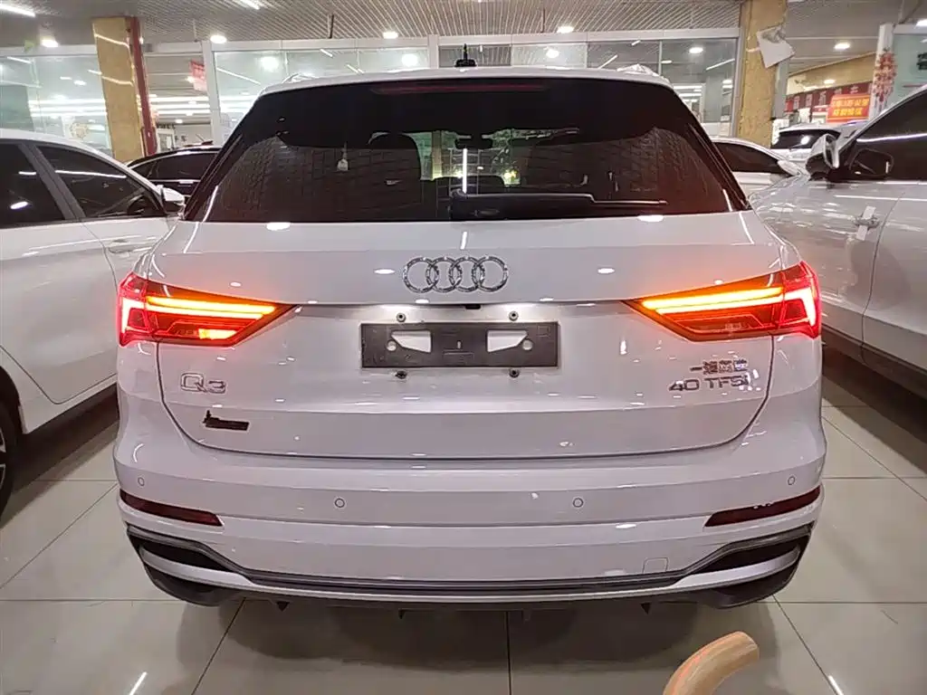 Audi Q3 2020 — фото 6