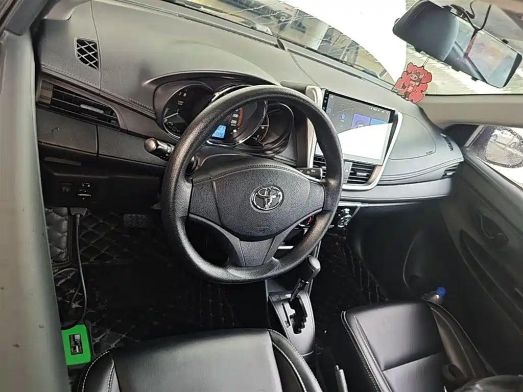 Toyota Yaris L 2021 — фото 11