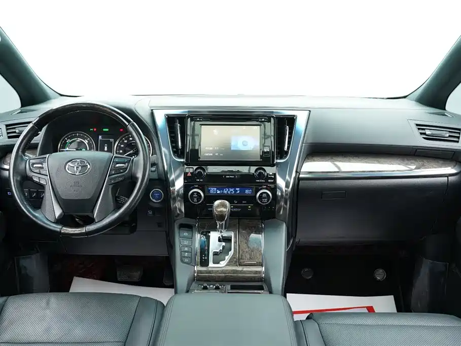 Toyota Alphard 2020 — фото 16
