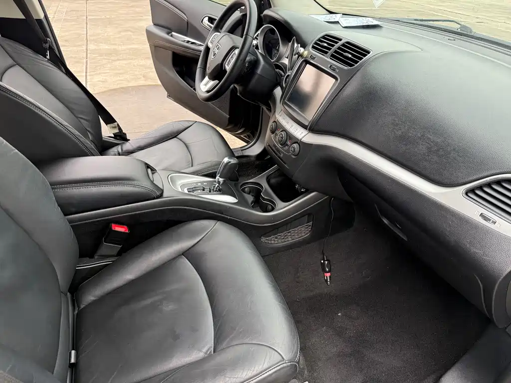Dodge Journey 2015 — фото 11