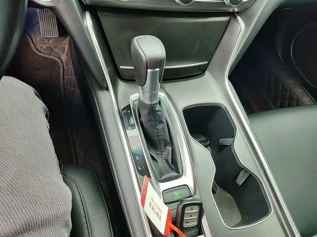 Honda Accord 2022 — фото 14