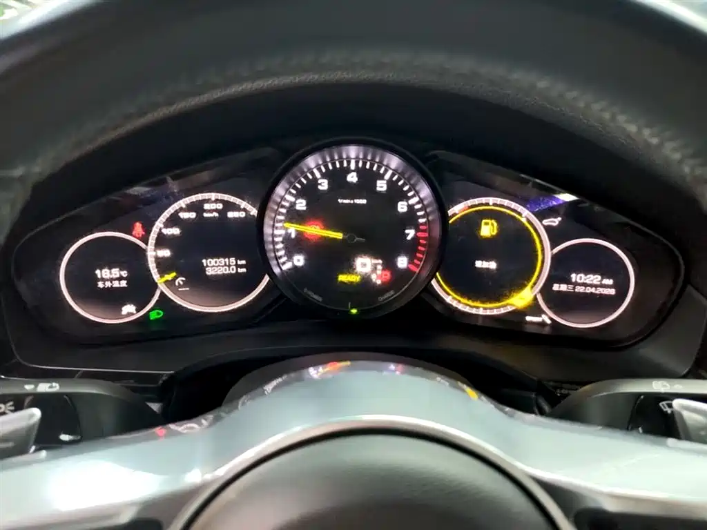 Porsche Cayenne Hybrid 2019 — фото 12