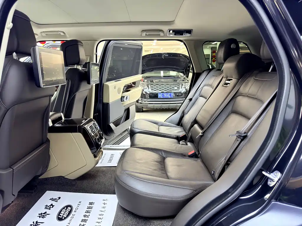 Land Rover Range Rover 2020 — фото 17