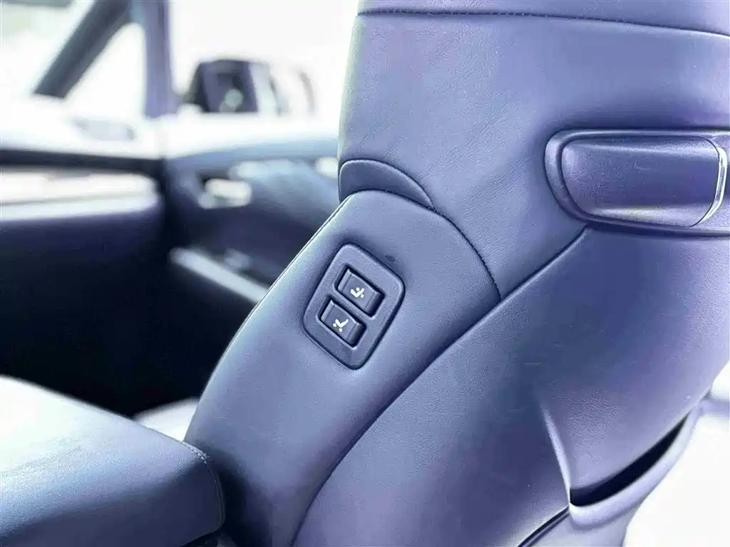 Toyota Alphard 2021 — фото 17