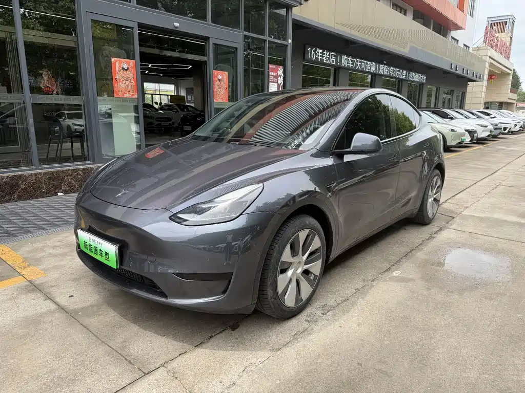 Tesla Model Y 2023 — фото 1