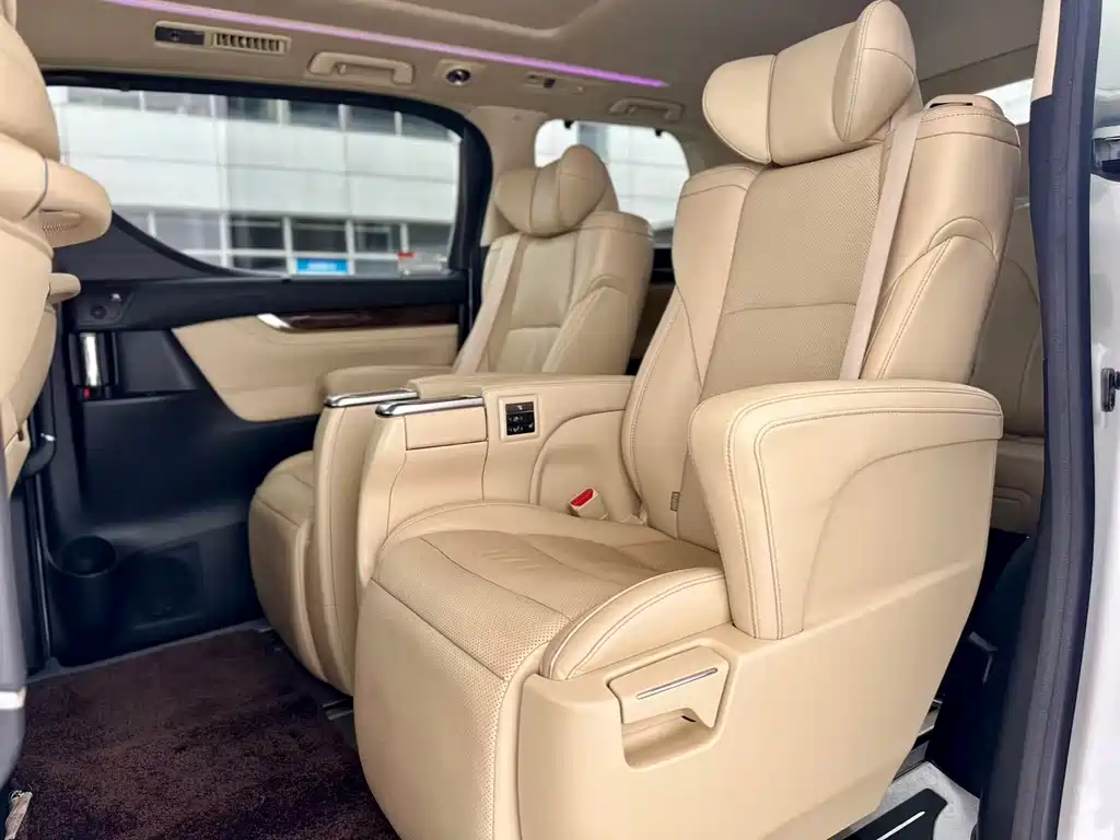Toyota Alphard 2020 — фото 9