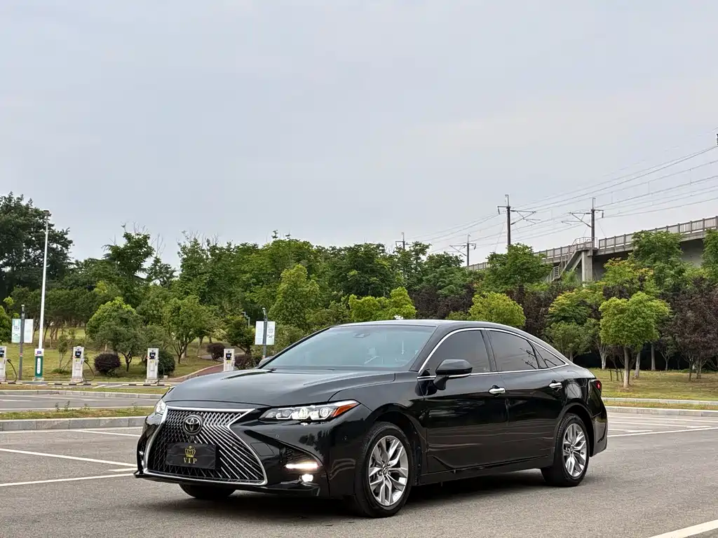 Toyota Avalon 2020 — фото 1
