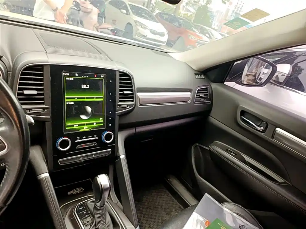 Renault Koleos 2017 — фото 13