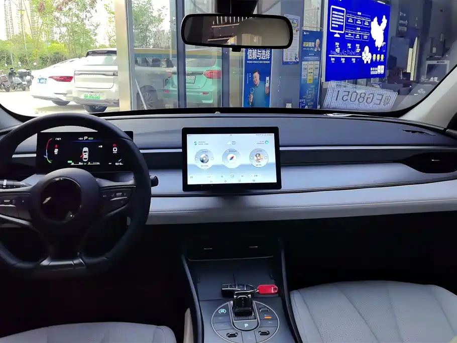 BYD Seal 05 DM-i 2025 — фото 13