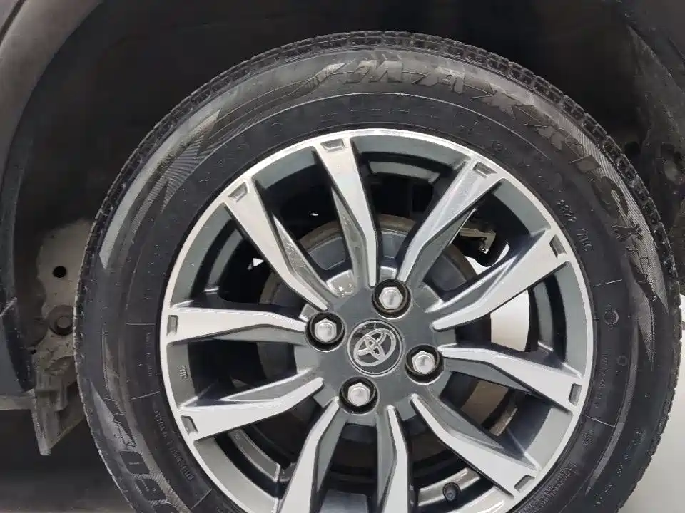 Toyota Yaris L 2022 — фото 16
