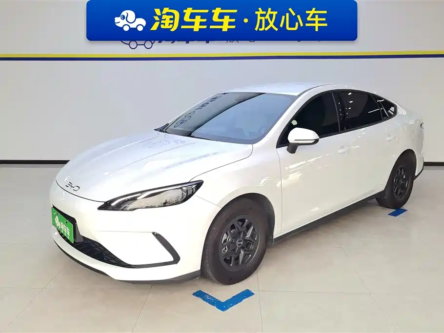 BYD Seal 05 DM-i 2025 — фото 1
