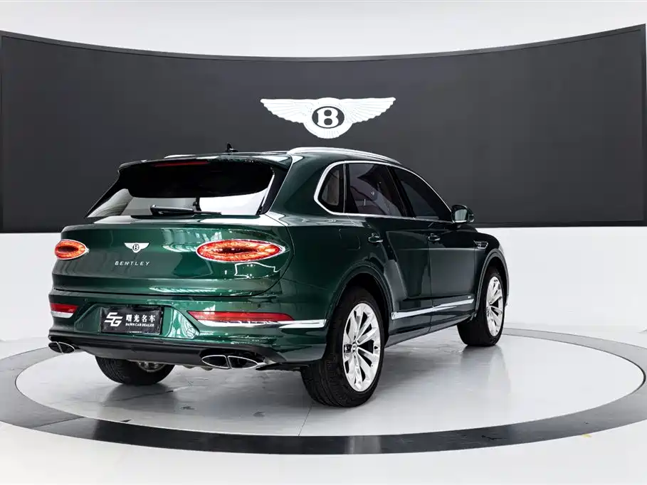Bentley Bentayga 2022 — фото 4