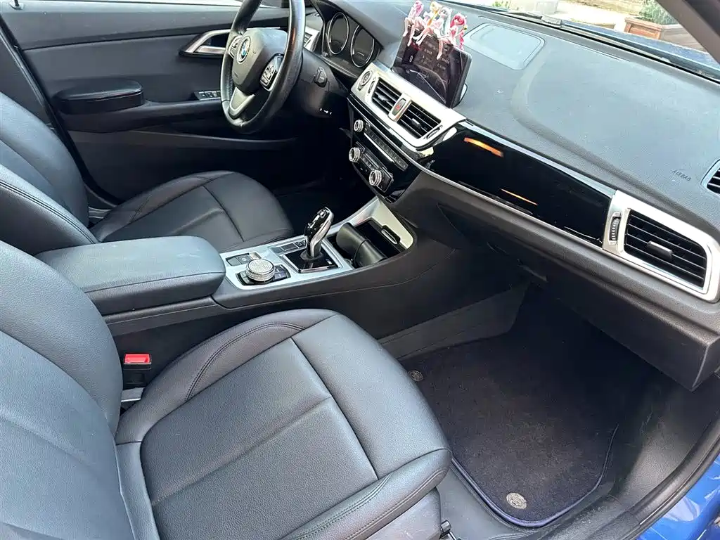 BMW 1 Series 2020 — фото 17