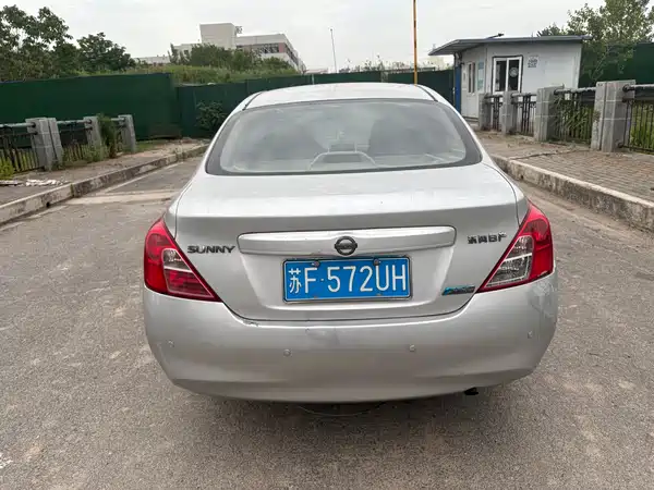 Nissan Sunny 2014