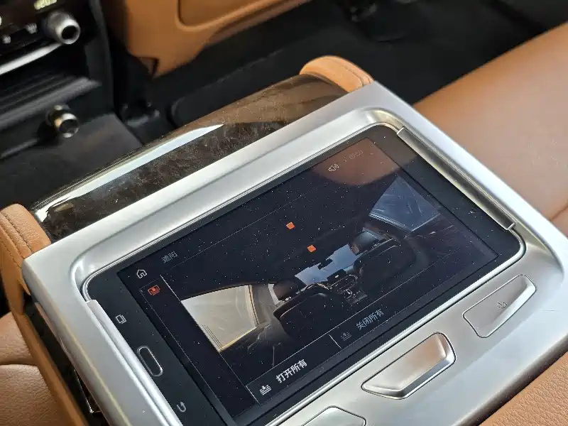 BMW 5 Series 2017 — фото 12