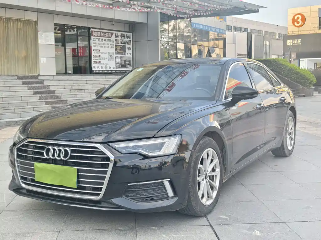 Audi A6L 2022 — фото 1