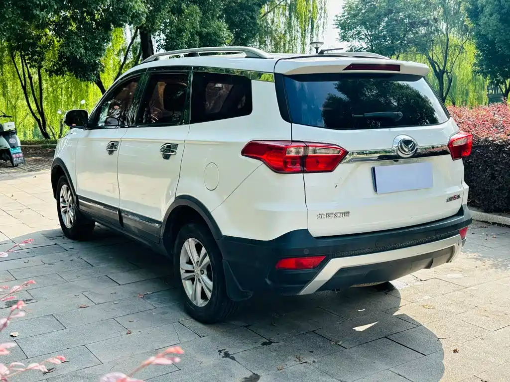 BAIC Huansu S3 2018 — фото 7