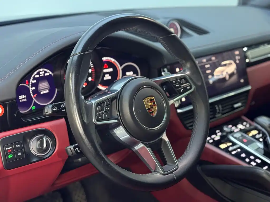 Porsche Cayenne 2023 — фото 17