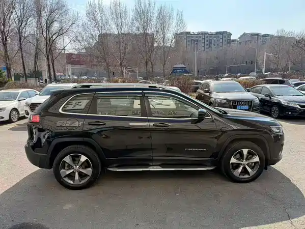 Jeep Cherokee 2019