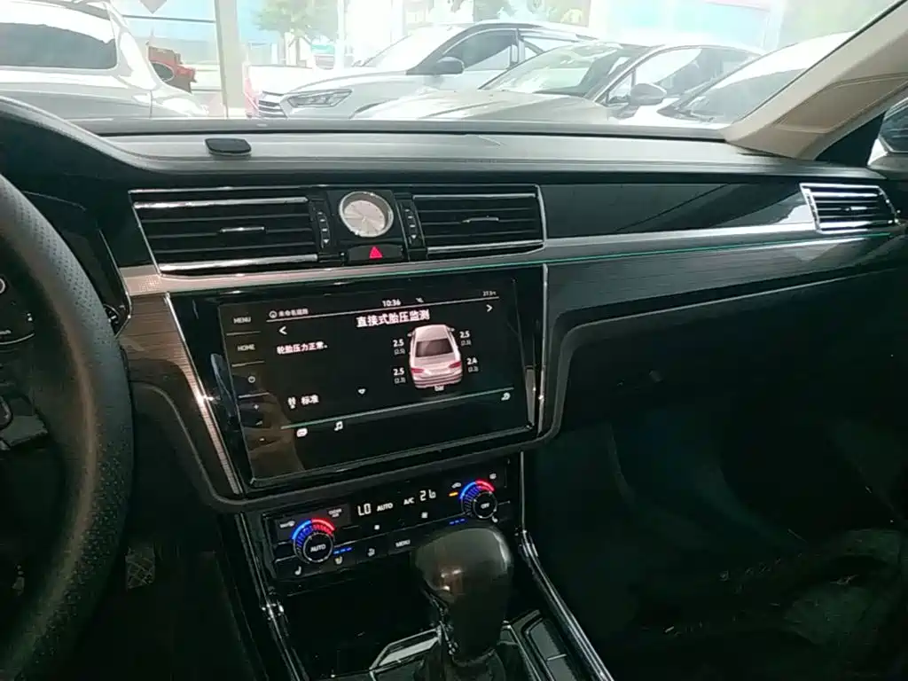 Volkswagen Phideon 2018 — фото 13