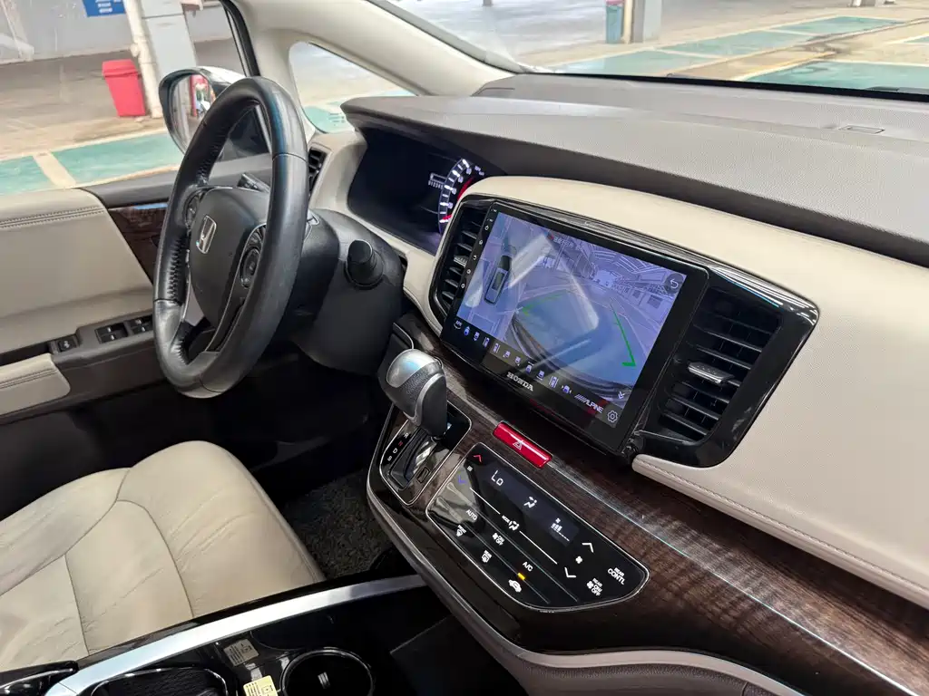 Honda Odyssey 2017 — фото 12