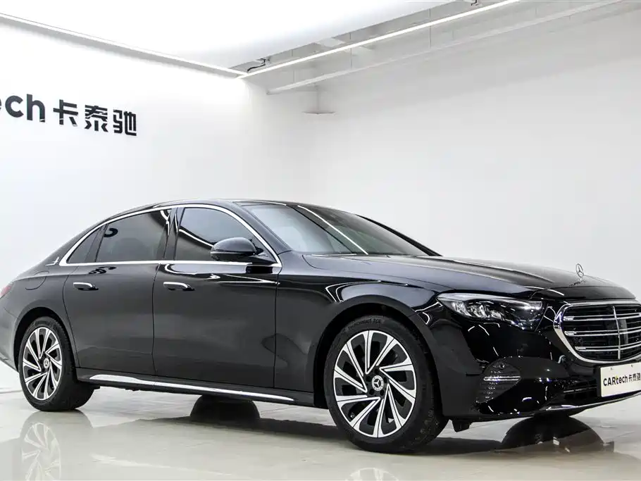 Mercedes-Benz E-Class 2025 — фото 4