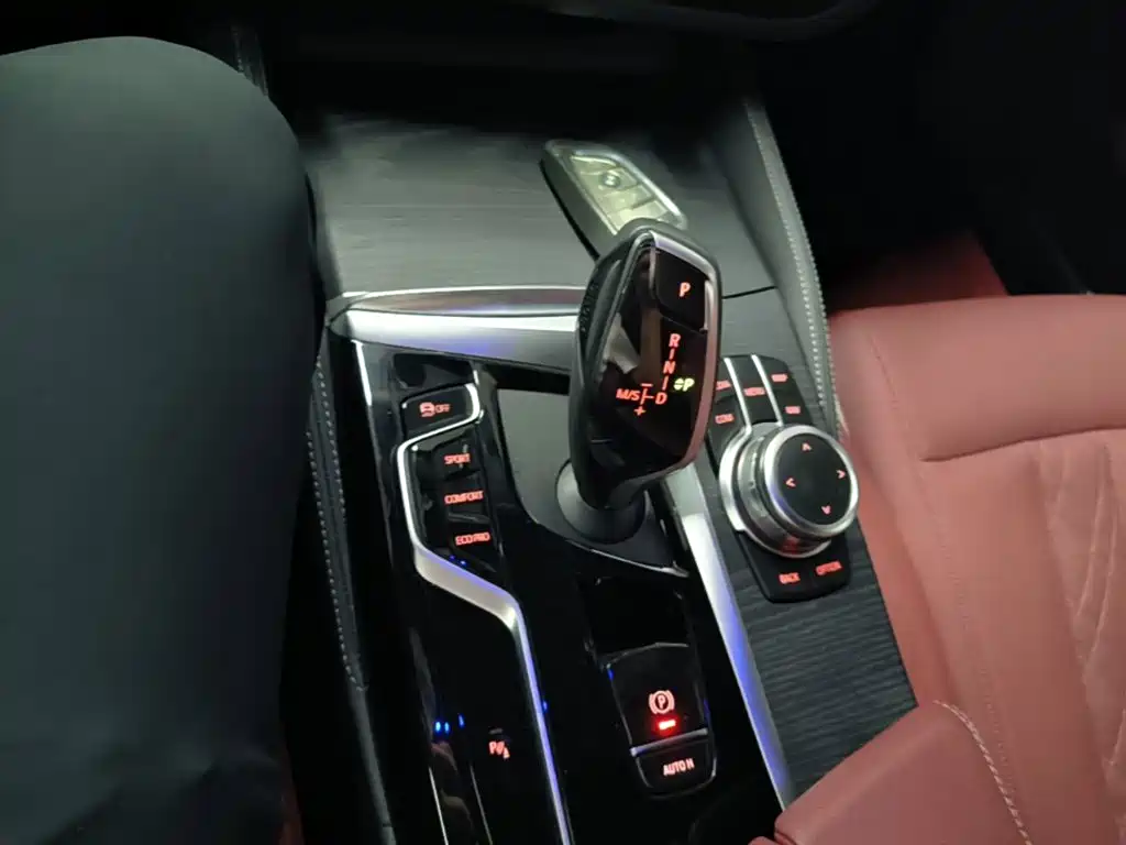 BMW 5 Series 2022 — фото 14