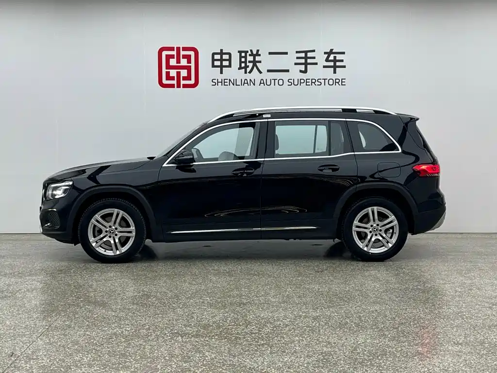 Mercedes-Benz GLB 2023