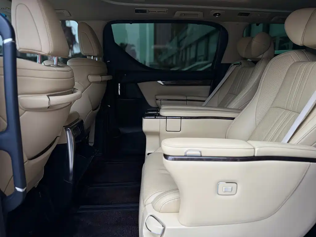 Toyota Vellfire 2020 — фото 16