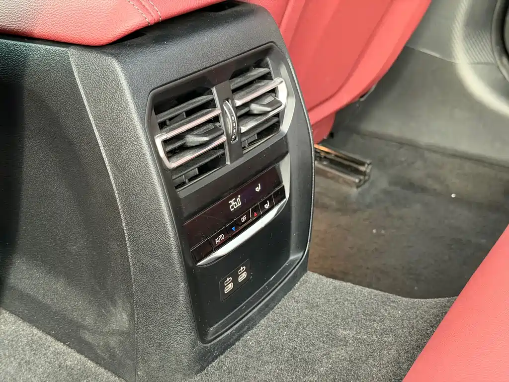 BMW 3 Series 2023 — фото 13