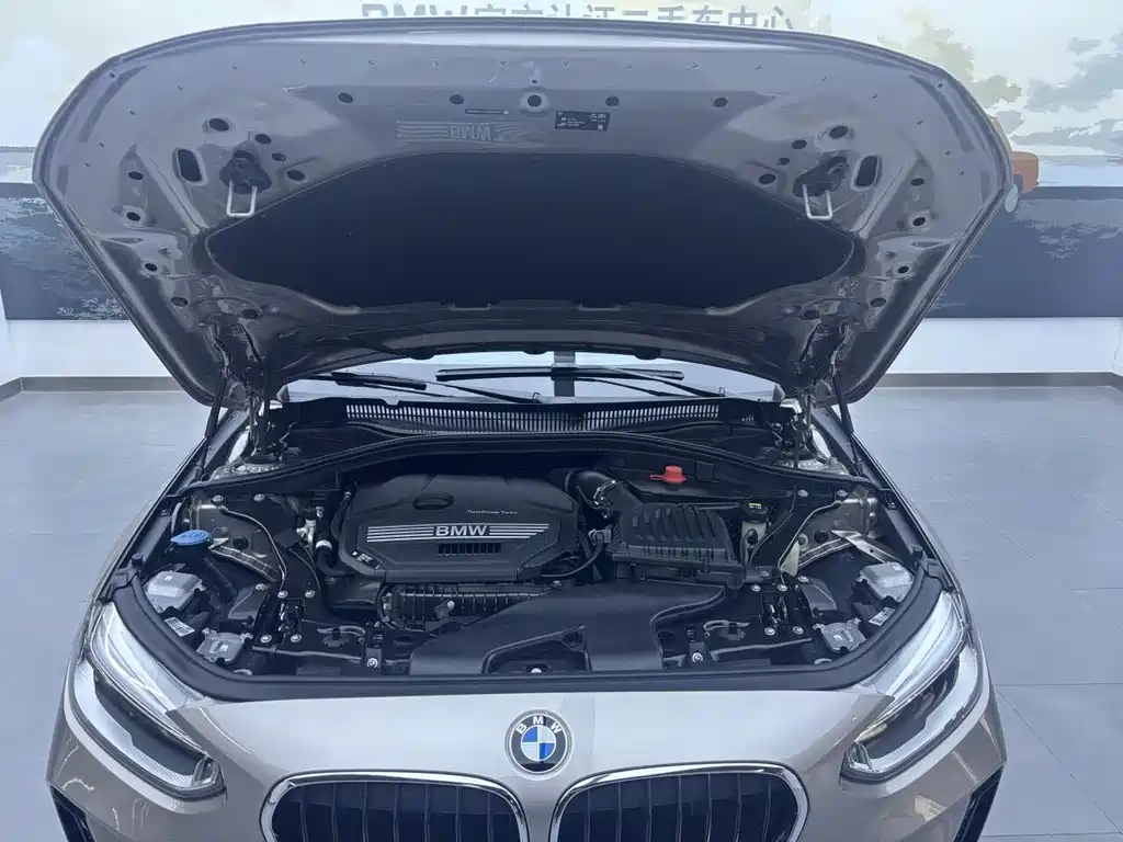 BMW 1 Series 2020 — фото 15