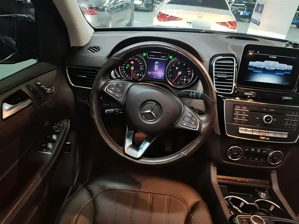 Mercedes-Benz GLE 2018 — фото 11
