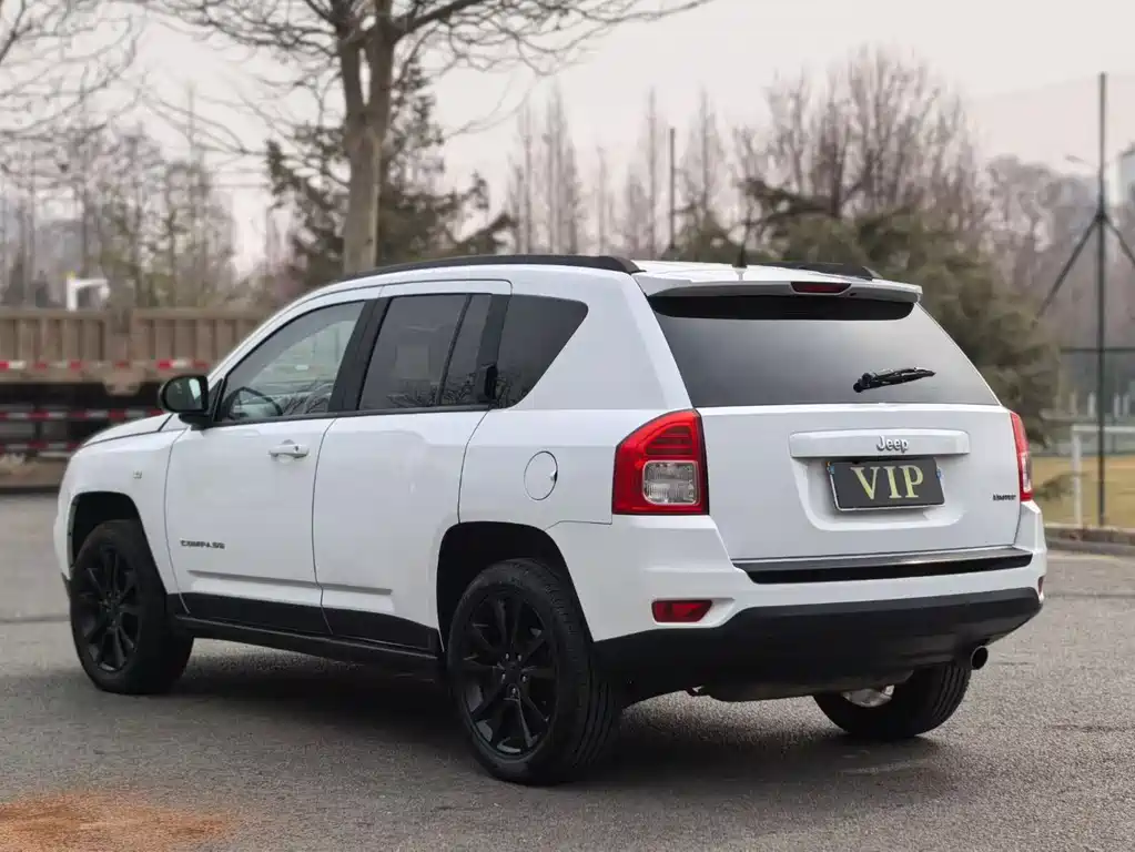Jeep Compass 2013 — фото 4