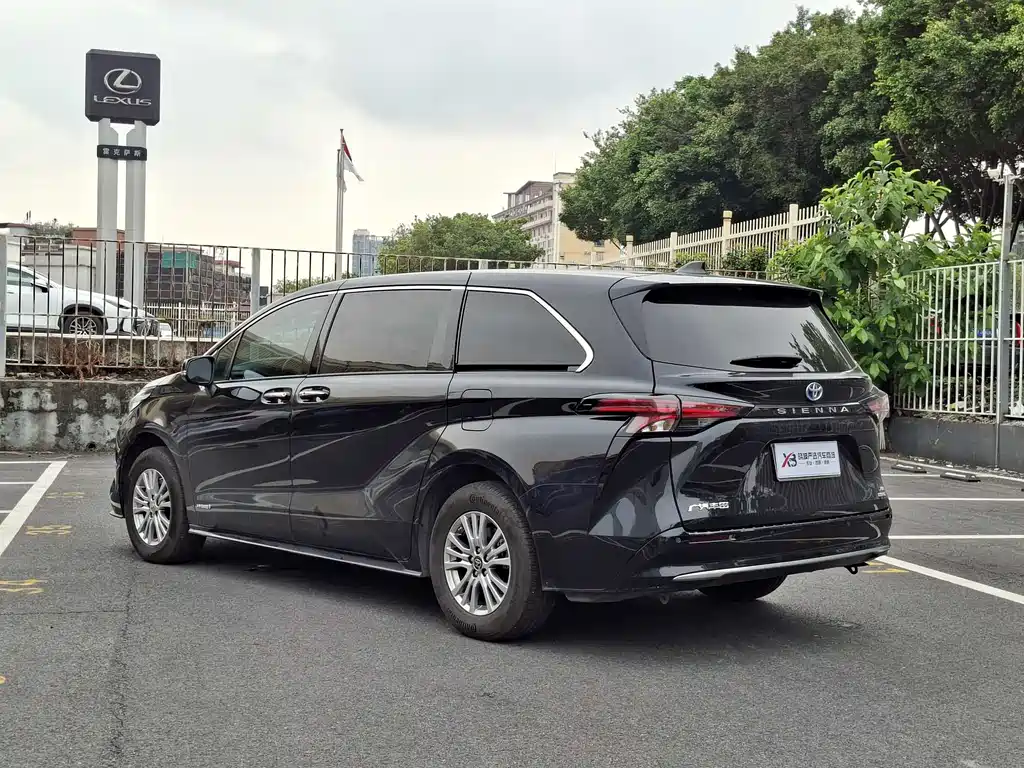 Toyota Sienna 2022