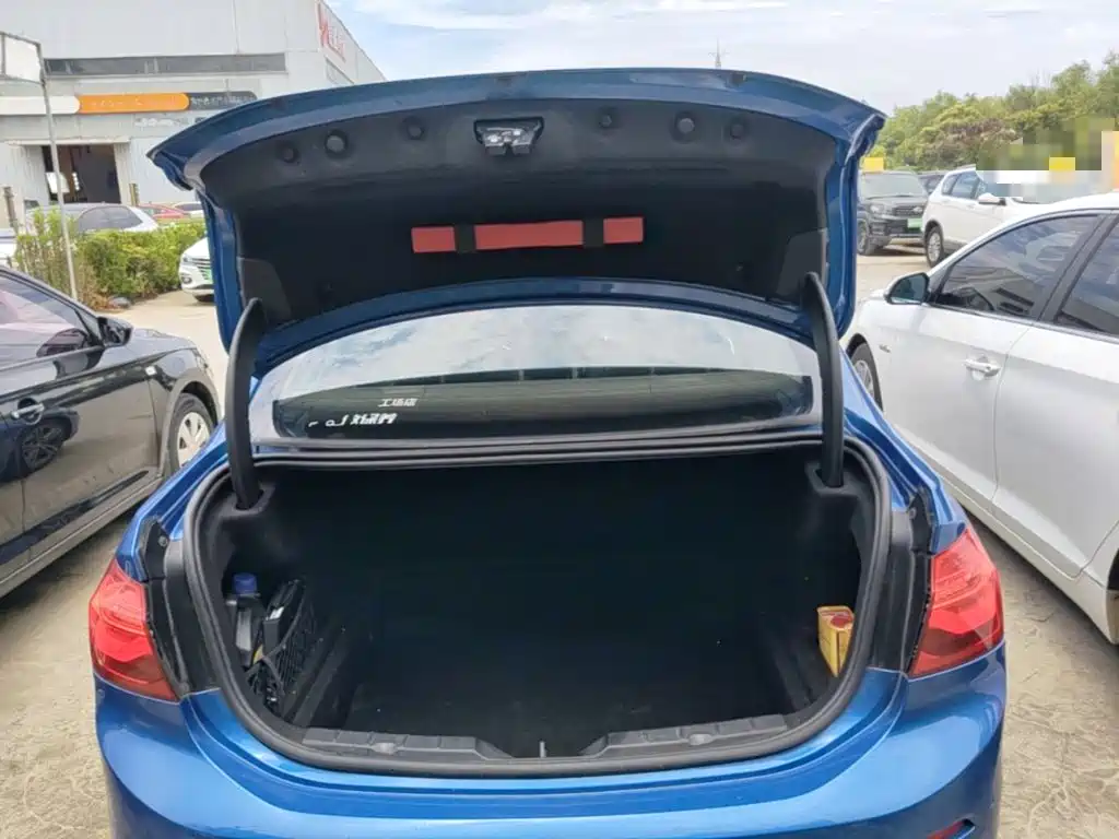 BMW 1 Series 2018 — фото 19
