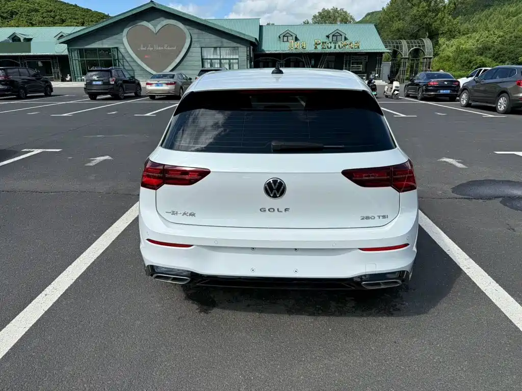 Volkswagen Golf 2023