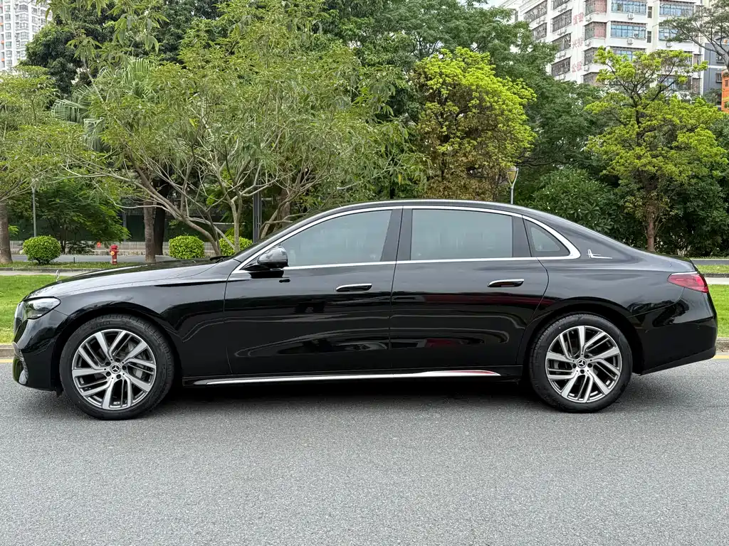Mercedes-Benz E-Class 2024